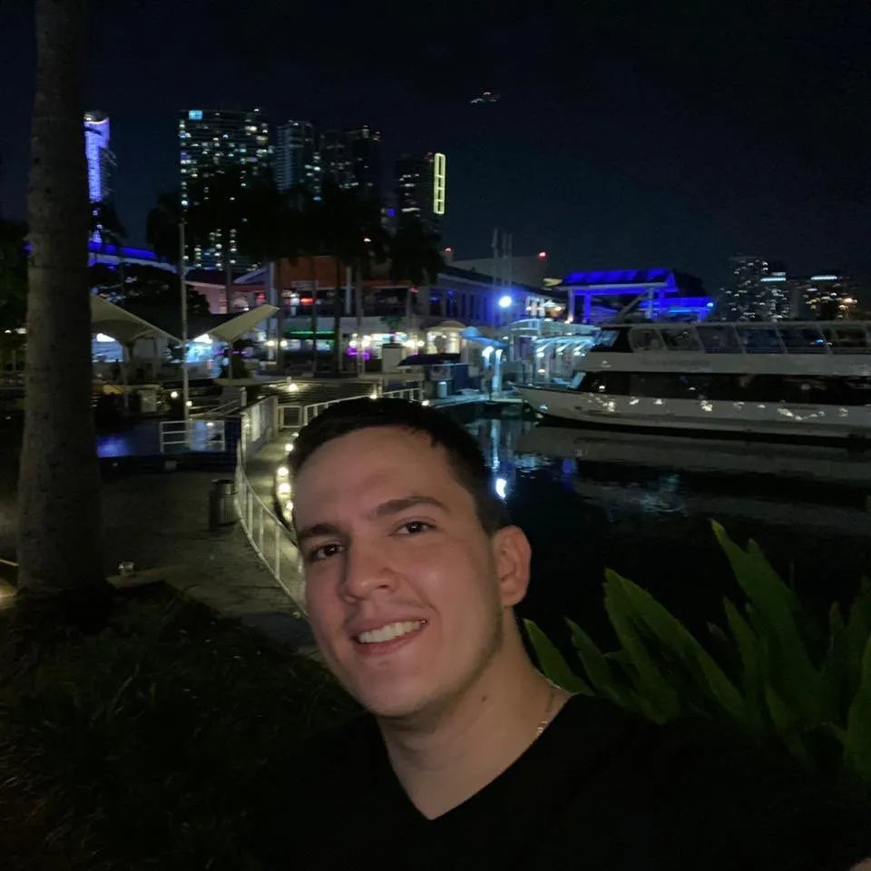 <em><strong>Carlos M. - Medellín</strong></em>