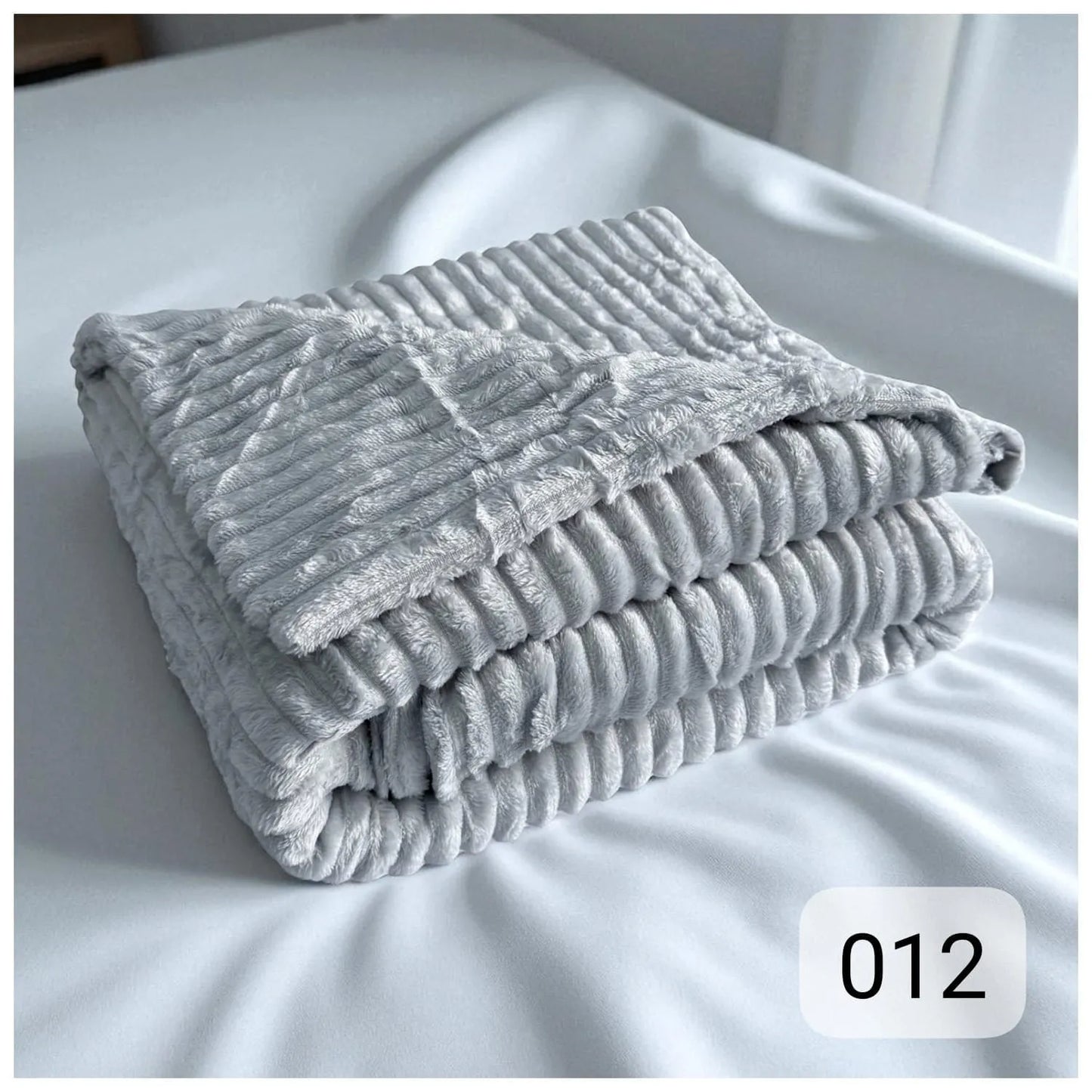 PAGA 1 LLEVA 2 | Cobija Térmica Extra Suave 220 cm x 200 cm